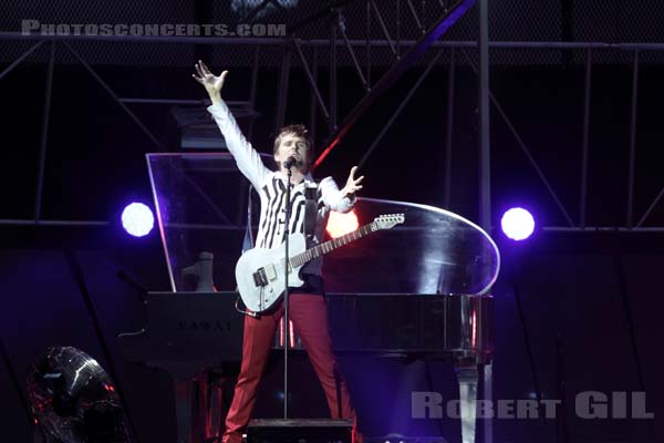 MUSE - 2013-06-21 - SAINT DENIS - Stade de France - Matthew James Bellamy